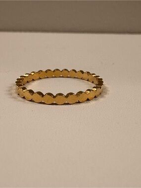 Scalloped Gold Circle Stackable Ring